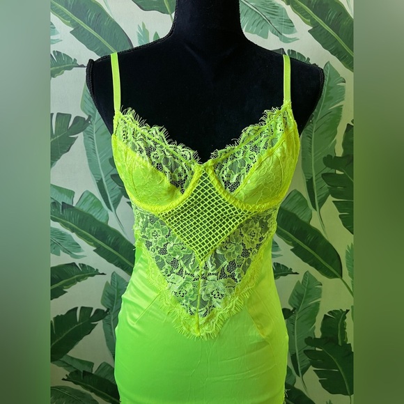Tic Toc Womens Neon Yellow Lace Mini Bustier Lingerie Dress Medium - Picture 3 of 8